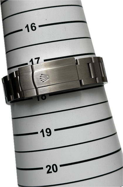 Rolex Oyster Perpetual 126000 Image 5